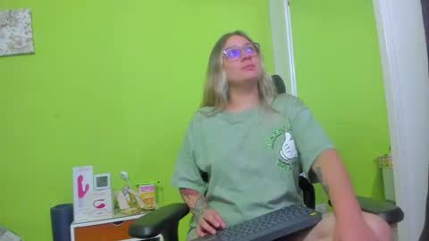 Aura Divina  online show from July 5, 12:03 am
