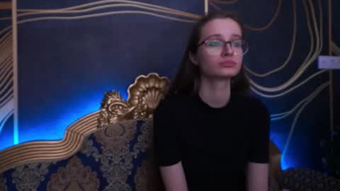 Aurelia online show from December 15, 10:17 pm