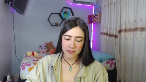Snapshot of aurora_shy_ chatting on February 26, 12:09 am Aurora  online show from February 26, 12:09 am