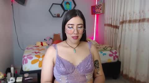 Snapshot of aurora_shy_ chatting on February 14, 8:37 pm Aurora  online show from February 14, 8:37 pm