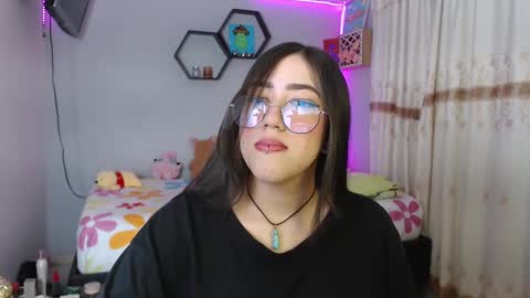 Snapshot of aurora_shy_ chatting on February 13, 11:04 pm Aurora  online show from February 13, 11:04 pm
