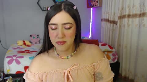Snapshot of aurora_shy_ chatting on January 18, 7:17 am Aurora  online show from January 18, 7:17 am