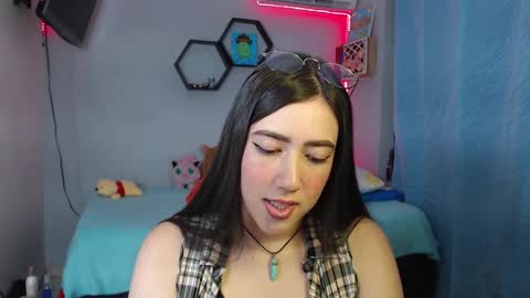 Snapshot of aurora_shy_ chatting on February 28, 1:37 am Aurora  online show from February 28, 1:37 am