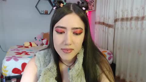 Snapshot of aurora_shy_ chatting on December 30, 9:19 pm Aurora  online show from December 30, 9:19 pm