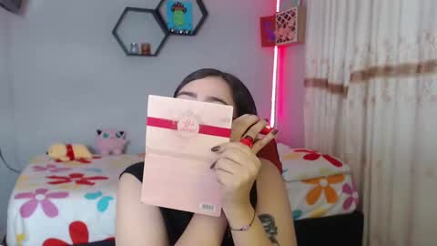 Snapshot of aurora_shy_ chatting on January 18, 8:19 pm Aurora  online show from January 18, 8:19 pm