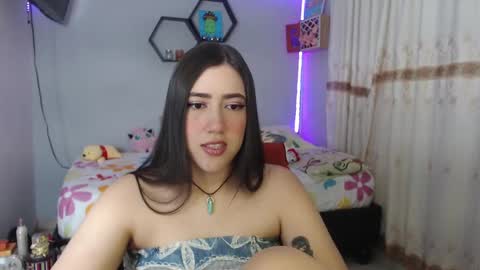 Snapshot of aurora_shy_ chatting on February 5, 11:17 pm Aurora  online show from February 5, 11:17 pm