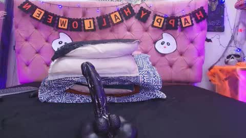 auroraa_miller online show from October 29, 1:02 pm