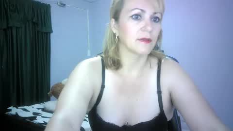 aurori997239 online show from November 5, 7:43 am