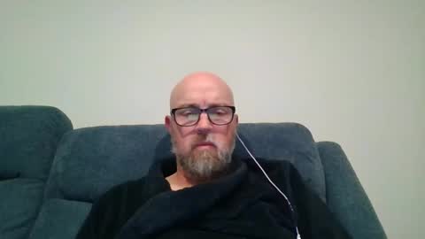 Snapshot of aussieguy73 chatting on October 25, 12:17 pm aussieguy73 online show from October 25, 12:17 pm