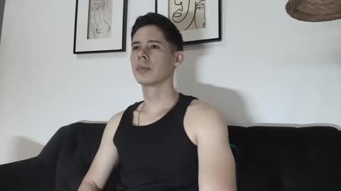 Snapshot of austiin_ross1 chatting on October 10, 7:08 pm austiin online show from October 10, 7:08 pm