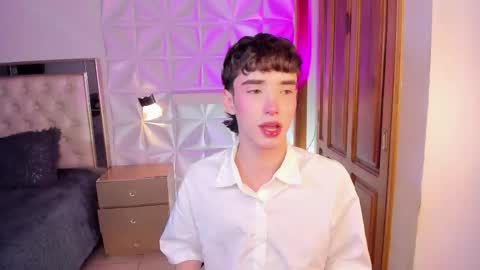 austin_rouse online show from February 14, 8:11 pm