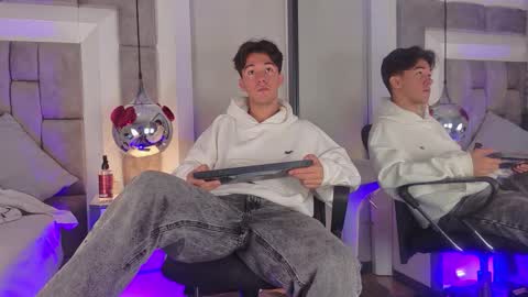 austinreeds online show from March 28, 1:12 pm