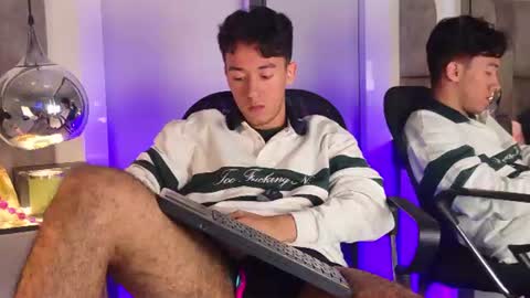 austinreeds_ online show from June 11, 2:37 pm