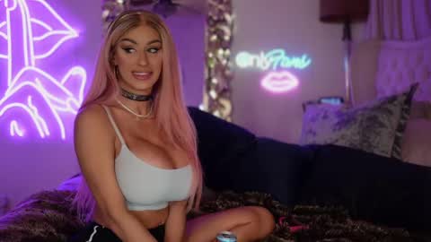 AvalonnFoxx online show from December 14, 8:56 am