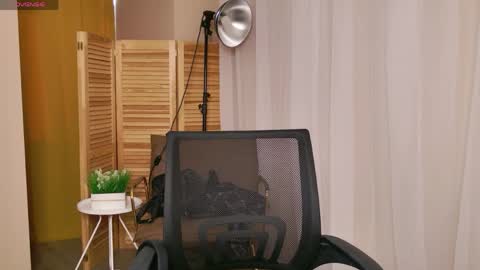 Ava online show from May 14, 1:42 pm