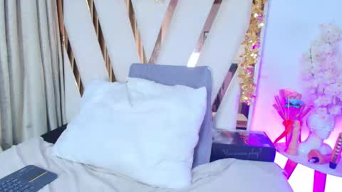 Ava online show from December 2, 8:29 pm