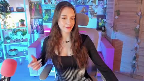 Snapshot of aveangela chatting on January 13, 5:55 am Avie online show from January 13, 5:55 am