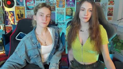 Snapshot of aveangela chatting on January 10, 3:06 pm Avie online show from January 10, 3:06 pm