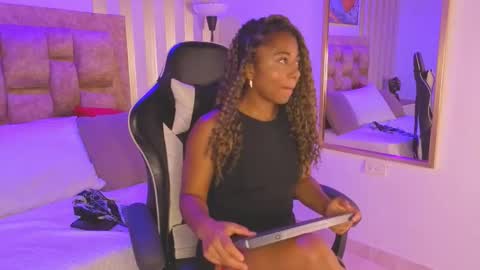 AVIS  online show from March 17, 7:30 pm