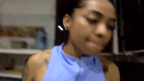 Avril online show from November 16, 1:29 am