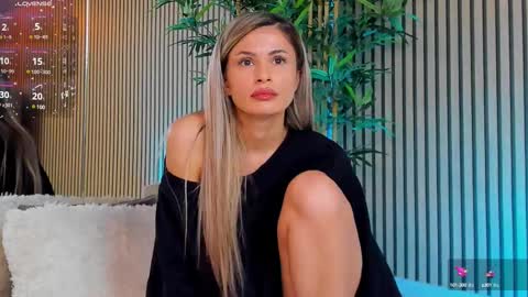 AVRILL CYRUX online show from March 11, 7:35 am