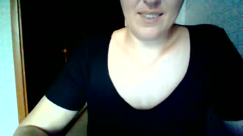 awesomeladyy online show from June 27, 5:19 pm