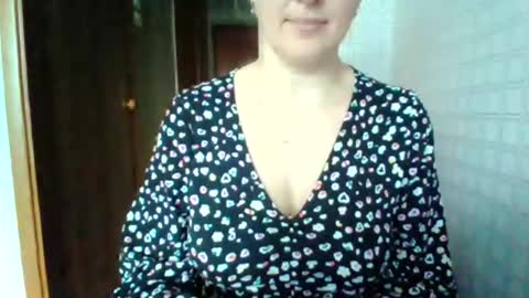 awesomeladyy online show from March 21, 8:41 am