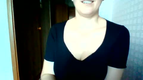 awesomeladyy online show from June 27, 8:31 am