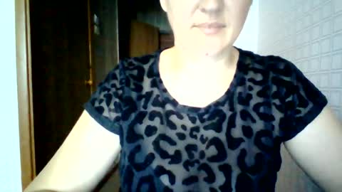 awesomeladyy online show from June 29, 8:00 am