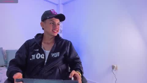 AXEL online show from October 18, 11:25 am