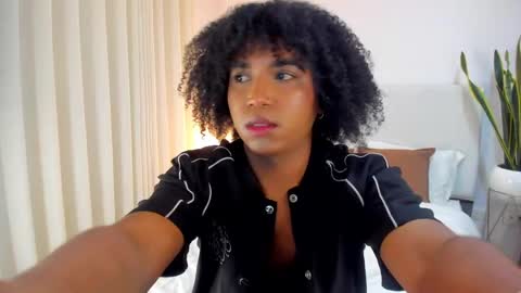 AXEL  online show from June 2, 12:56 am