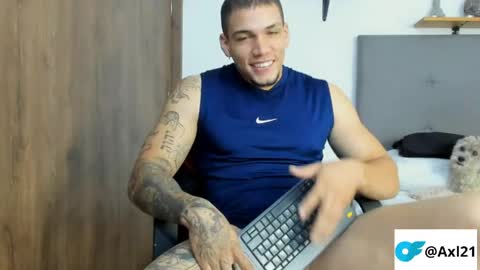 INDEPENDENT MODEL  online show from May 29, 4:05 pm