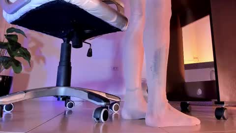 Snapshot of axellcollins chatting on October 11, 11:19 pm im your little femboy ALEX online show from October 11, 11:19 pm