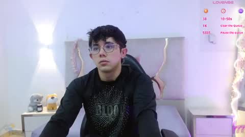 axelnoir_tay online show from May 26, 7:42 pm