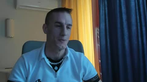 Axl online show from April 23, 6:32 am