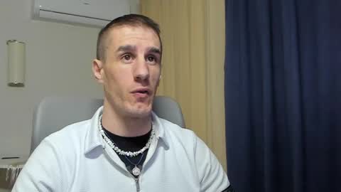 Axl online show from April 25, 1:08 am