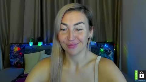 Jully online show from December 5, 7:11 pm