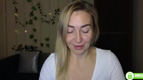 Jully online show from November 9, 6:43 pm