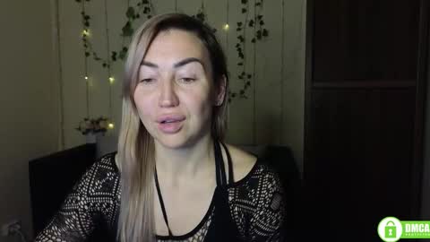 Jully online show from December 21, 6:36 pm