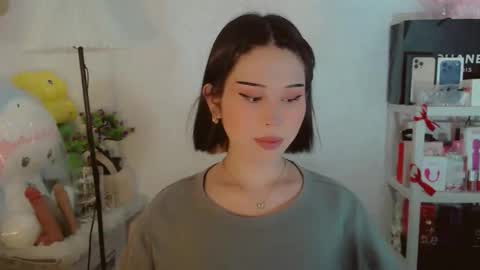 AYAHOSHILOVESYOU online show from February 16, 9:07 am