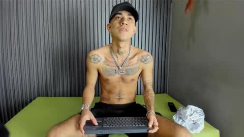 Ayala online show from December 15, 8:05 pm