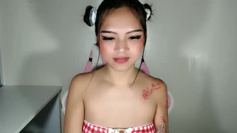 ayalvrs18 online show from February 3, 6:56 pm