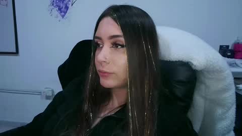 nany online show from April 22, 8:54 am