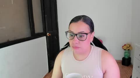 SandyMODELINDEPENDIENT online show from September 18, 12:20 pm