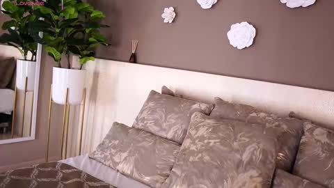 Aylin Millerxs online show from October 28, 9:05 pm