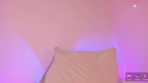 Aylin  online show from March 8, 8:33 am