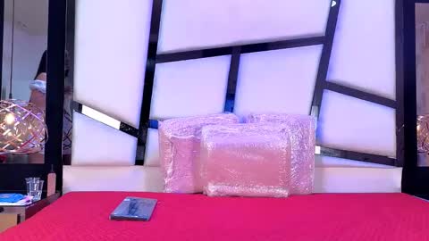     online show from December 1, 1:53 pm