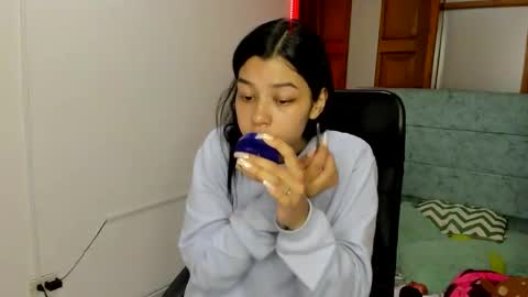 aysha_winxx online show from December 4, 3:17 am