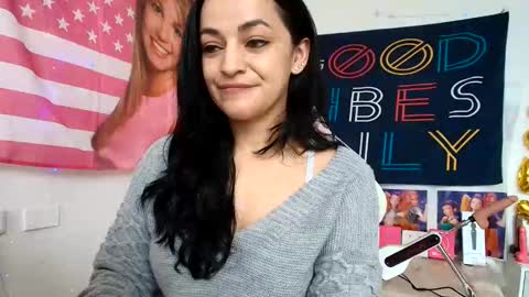 Azucena R online show from June 5, 3:28 pm
