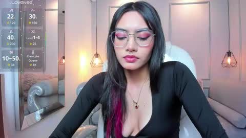 Azura online show from November 4, 7:26 pm